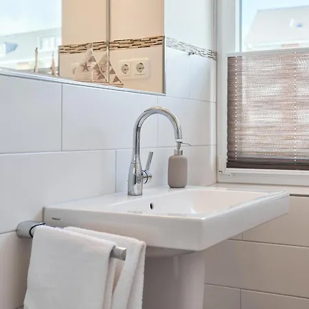 Appartamento Perlen Lagune - 500 Meter Zum Meer - Inklusive Waeschepaket & Parkplatz - Balkon & Wi-Fi Büsum